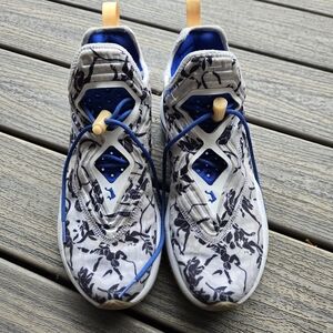 Men's Lebron Soldier 14 Sneakers